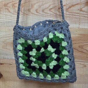 Crochet granny square lined purse